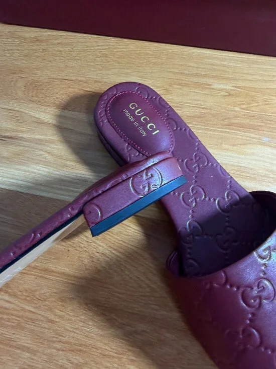 Women's Gucci Sandals - Picture 5 of 5